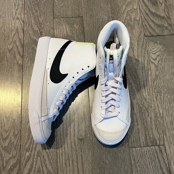 Nike Blazer Mid '77
Boys' Grade School DA4086-109 - Picture 7 of 8